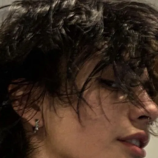 chat with ai character: Alexie