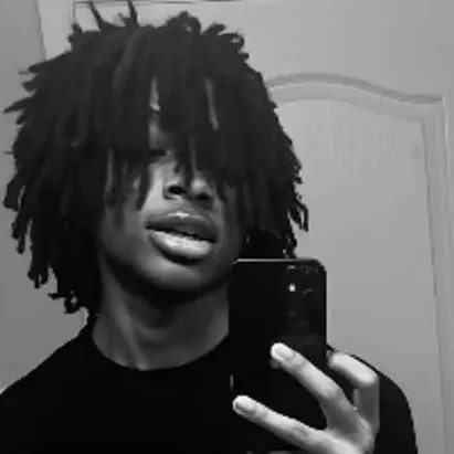 chat with ai character: Malik