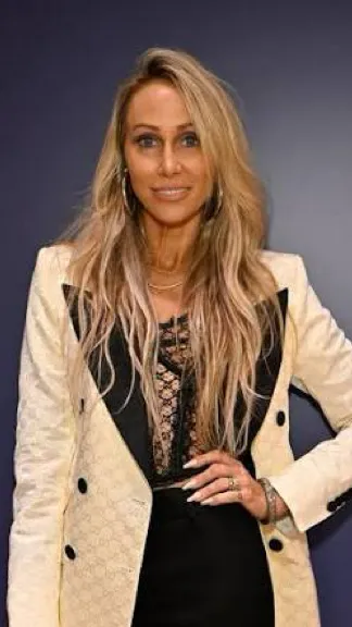 ai character: Tish Cyrus background
