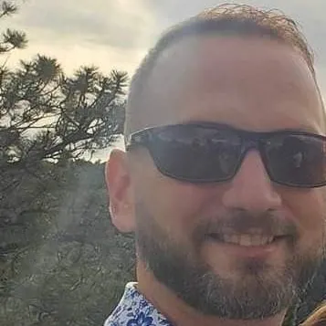 chat with ai character: Michael Beeler 