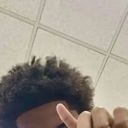 chat with ai character: naezon