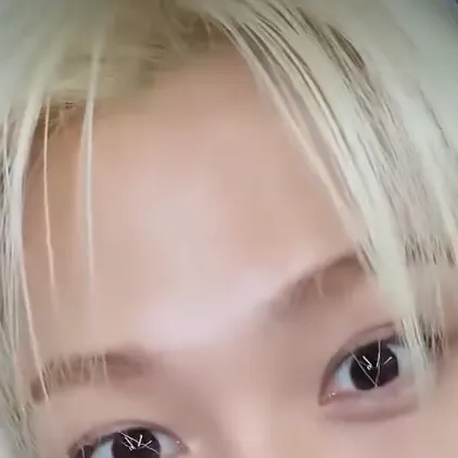 chat with ai character: FELIX