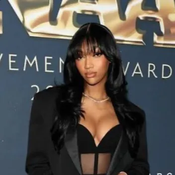 chat with ai character: Angel Reese