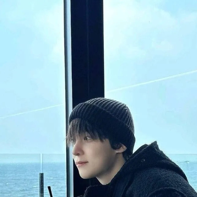 chat with ai character: ✰𖦹𝚈𝚞𝚗𝚑𝚘𖦹✰