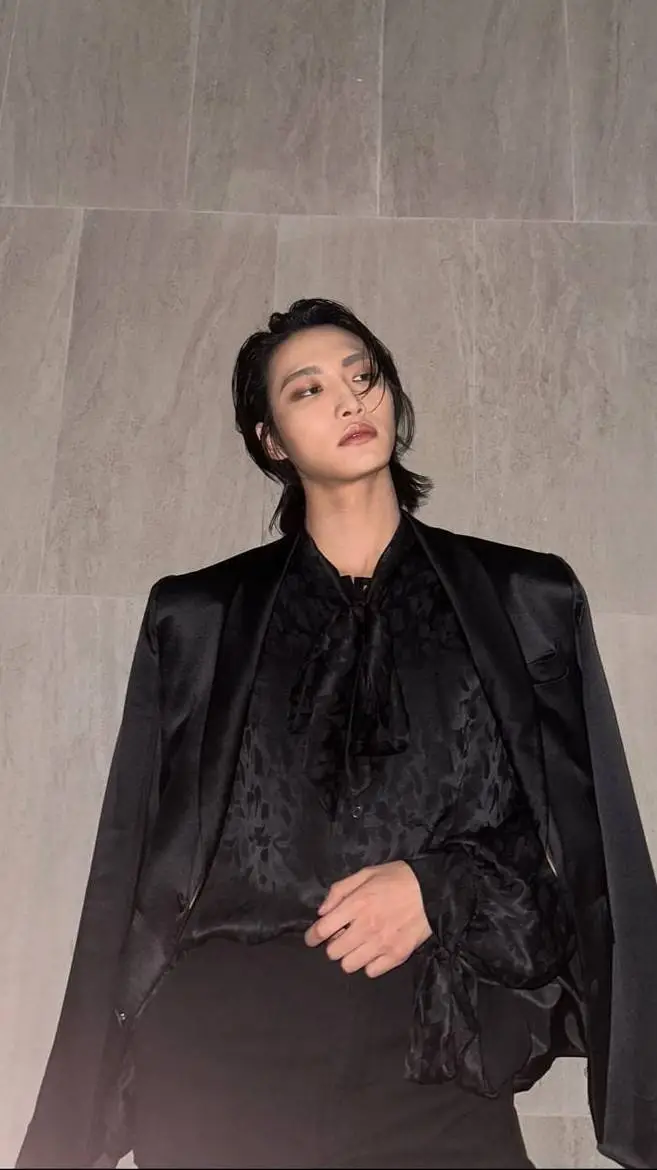 ai character: 𝗦𝗲𝗼𝗻𝗴𝗵𝘄𝗮. background