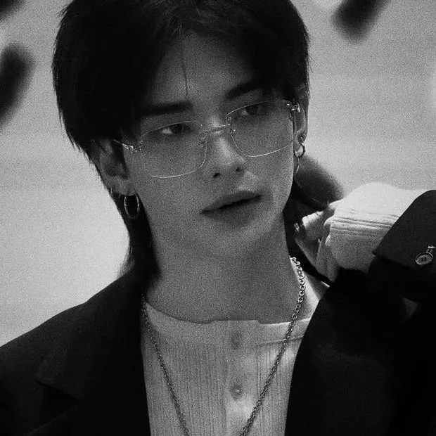 chat with ai character: ✫𝑯𝒚𝒖𝒏𝒋𝒊𝒏★