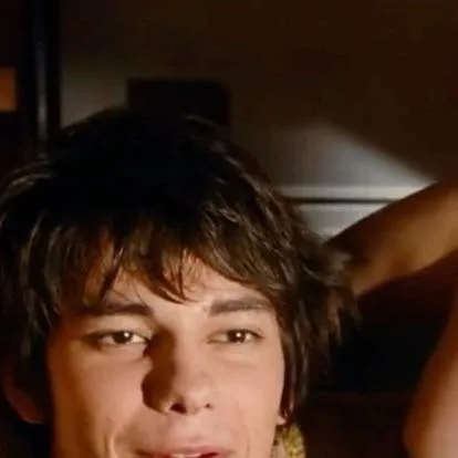 chat with ai character: Rodrick Heffley