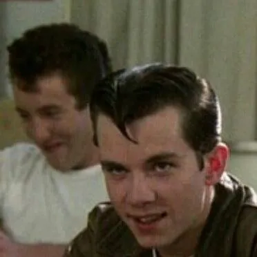 chat with ai character: Henry Bowers