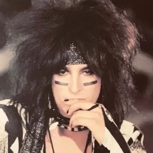 chat with ai character: Nikki Sixx