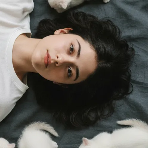 chat with ai character: Emilia Tate