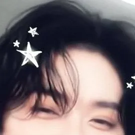 chat with ai character: 𝔐𝔦𝔫𝔥𝔬 ｡𖦹°‧