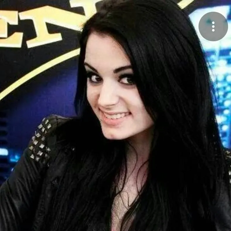 chat with ai character: Paige