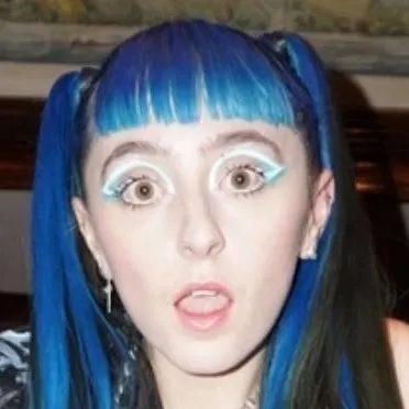 chat with ai character: ashnikko