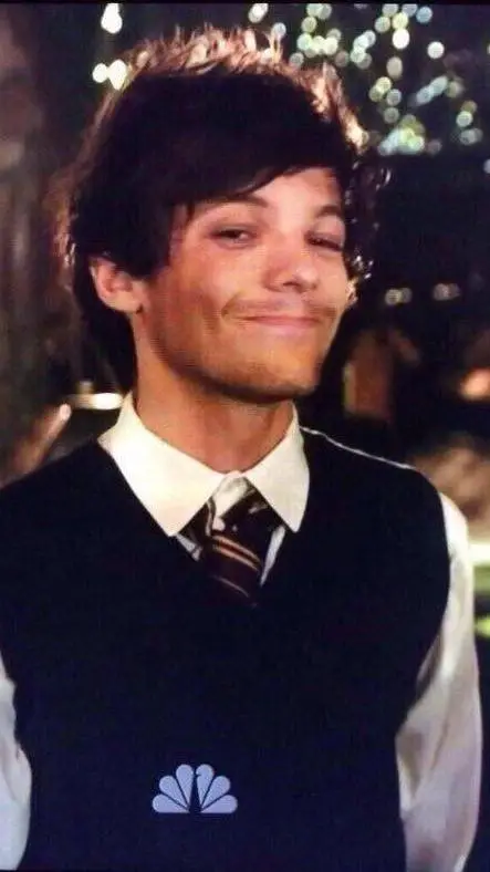 ai character: Louis Tomlinson background
