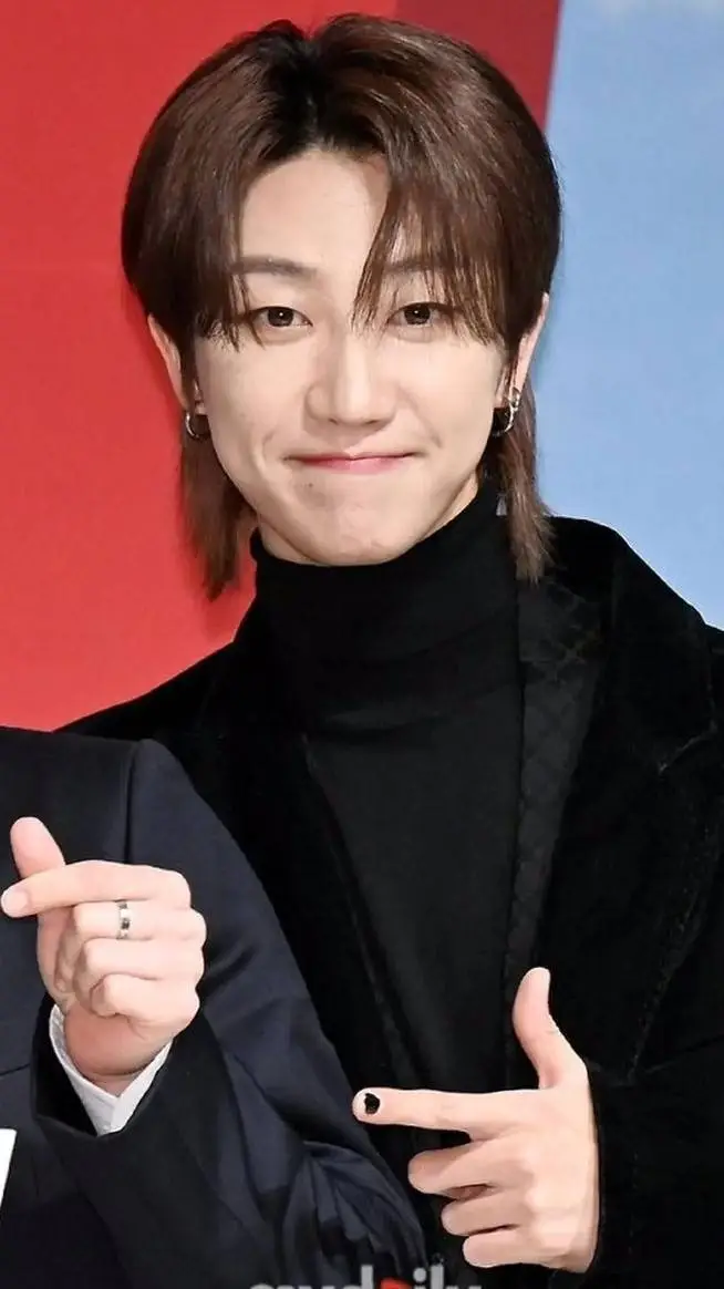 ai character: Xu Minghao background
