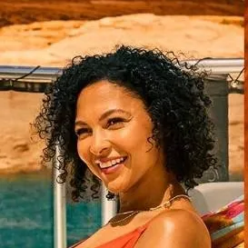 chat with ai character: kaelly