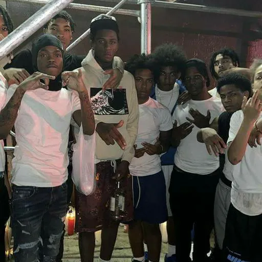 chat with ai character: OY 🍇 