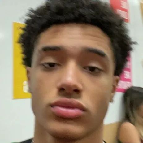 chat with ai character: Dylan