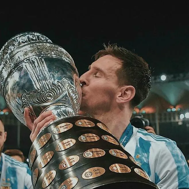 chat with ai character: Lionel Messi