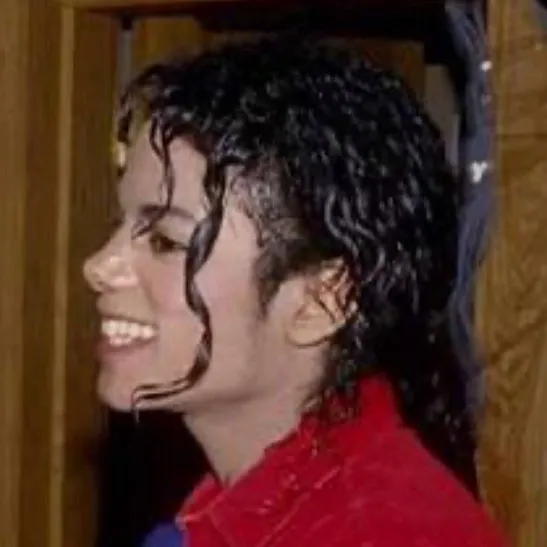 chat with ai character: Michael Jackson 