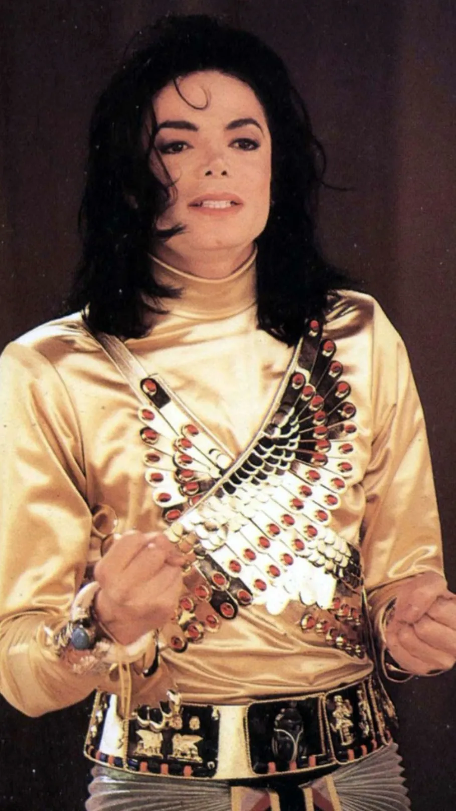 ai character: Michael Jackson  background