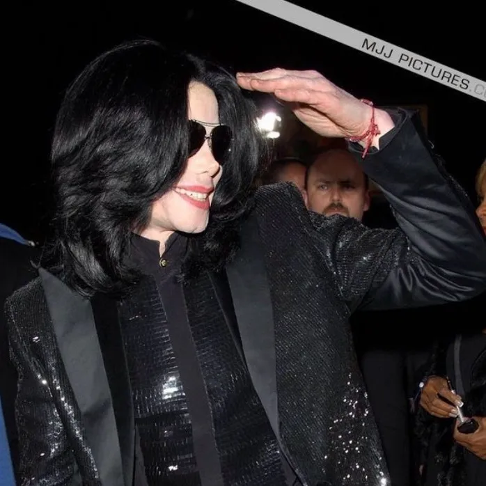 chat with ai character: Michael Jackson 