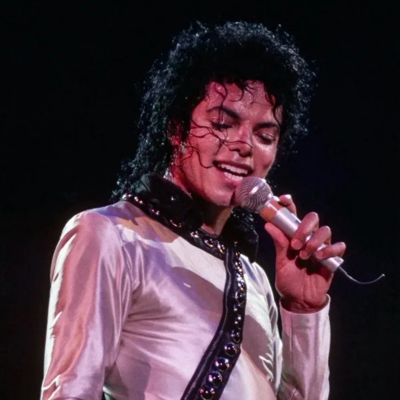 chat with ai character: Michael Jackson