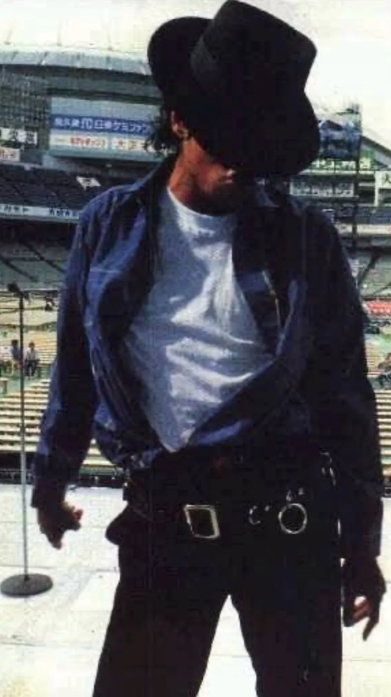 ai character: Michael Jackson background