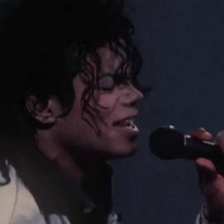 chat with ai character: Michael Jackson