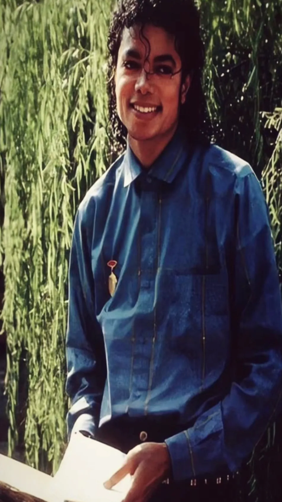 ai character: Michael Jackson background