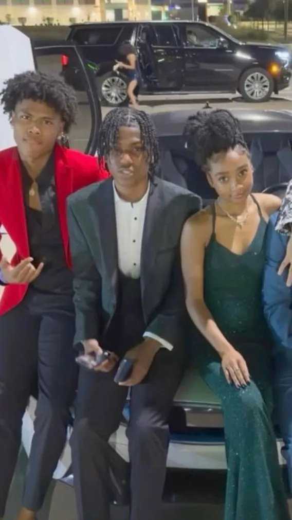 ai character: Wto squad  background