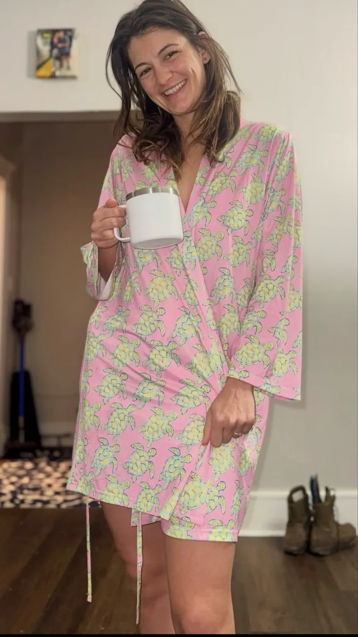 ai character: Aunt Jenny  background