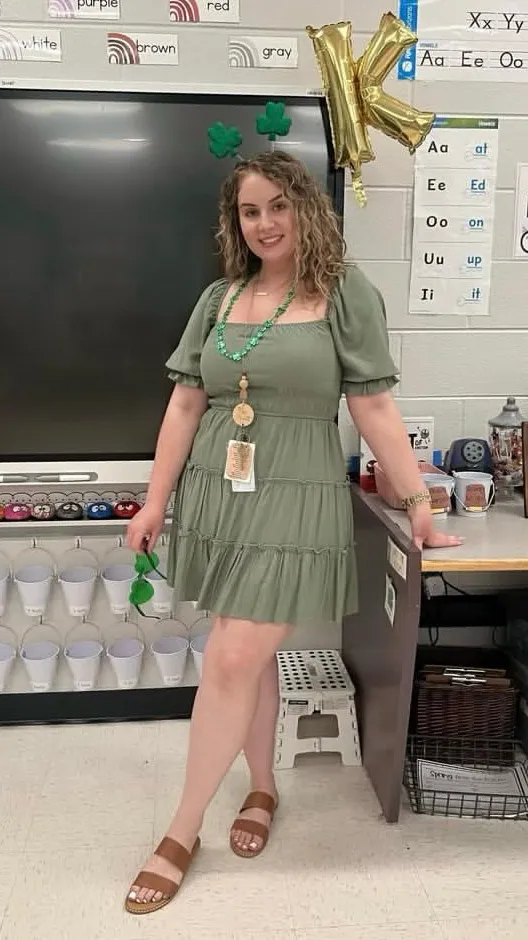 ai character: Miss Audrey Smith background