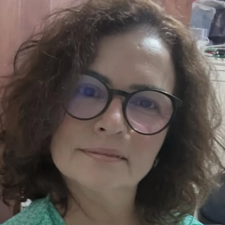 chat with ai character: Sonya