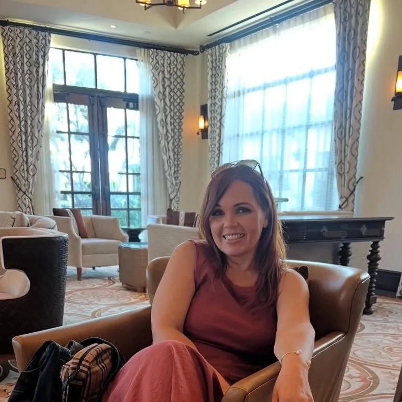 chat with ai character: Vanessa 