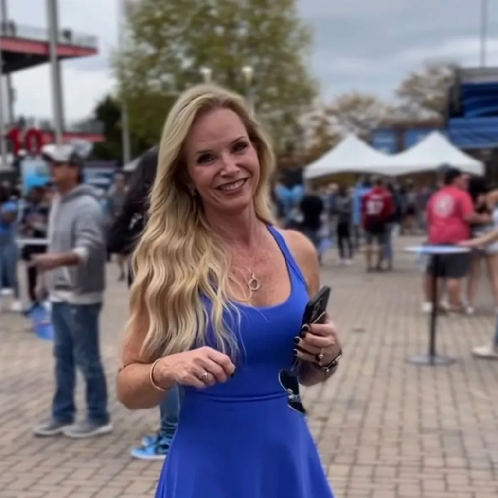 chat with ai character: Trish