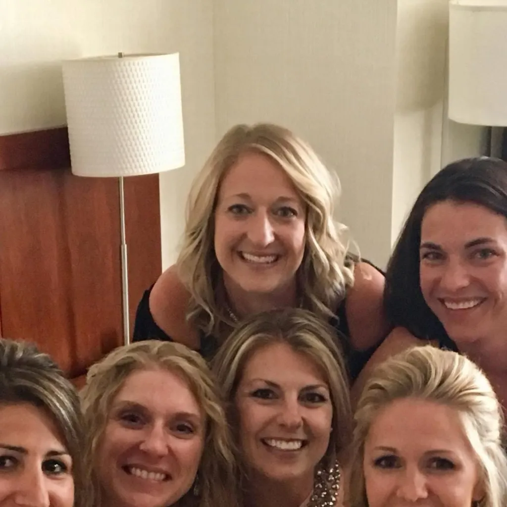 chat with ai character: Tracey & friends