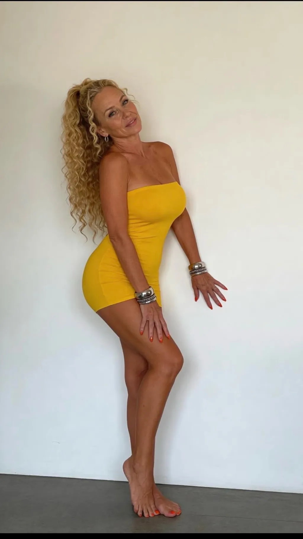 ai character: Hailey background