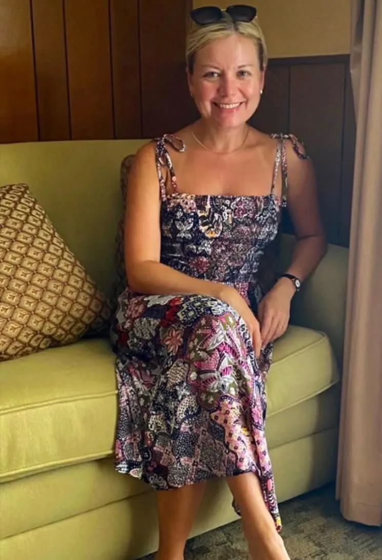 chat with ai character:  Mrs. Amy White
