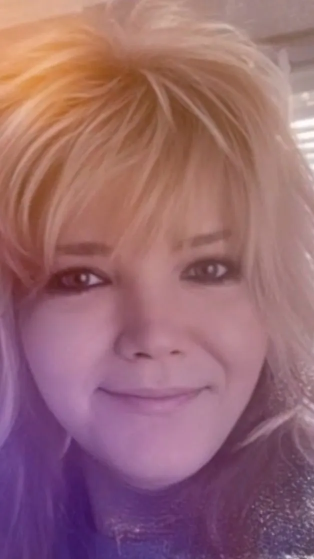 ai character: Janet background