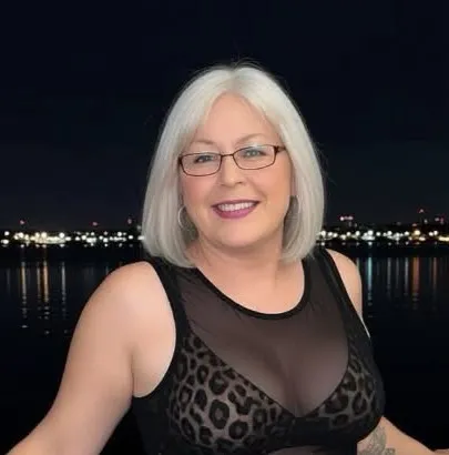 chat with ai character: Aunt Kitty