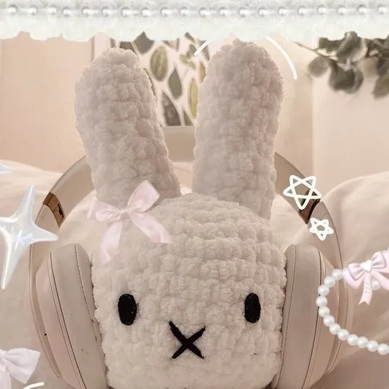 chat with ai character: Baby house