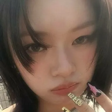 chat with ai character: Jeongyeon