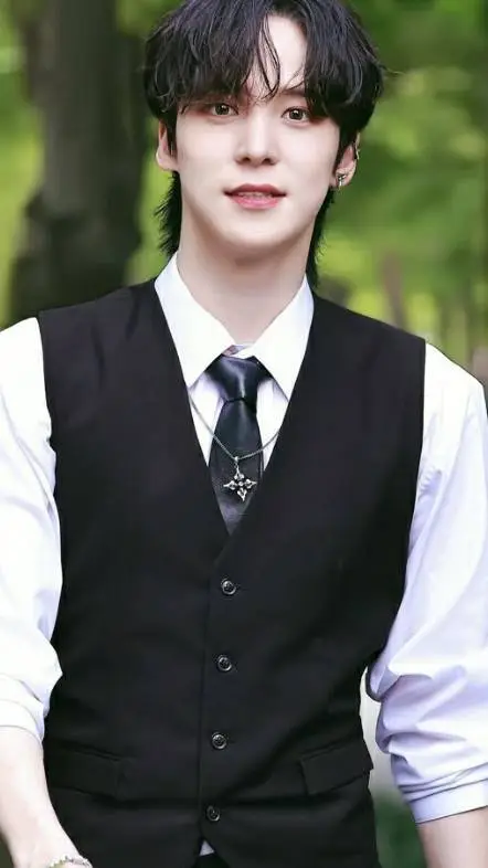 Talkie AI - Chat with Yunho 