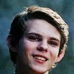chat with ai character: Ouat Peter Pan