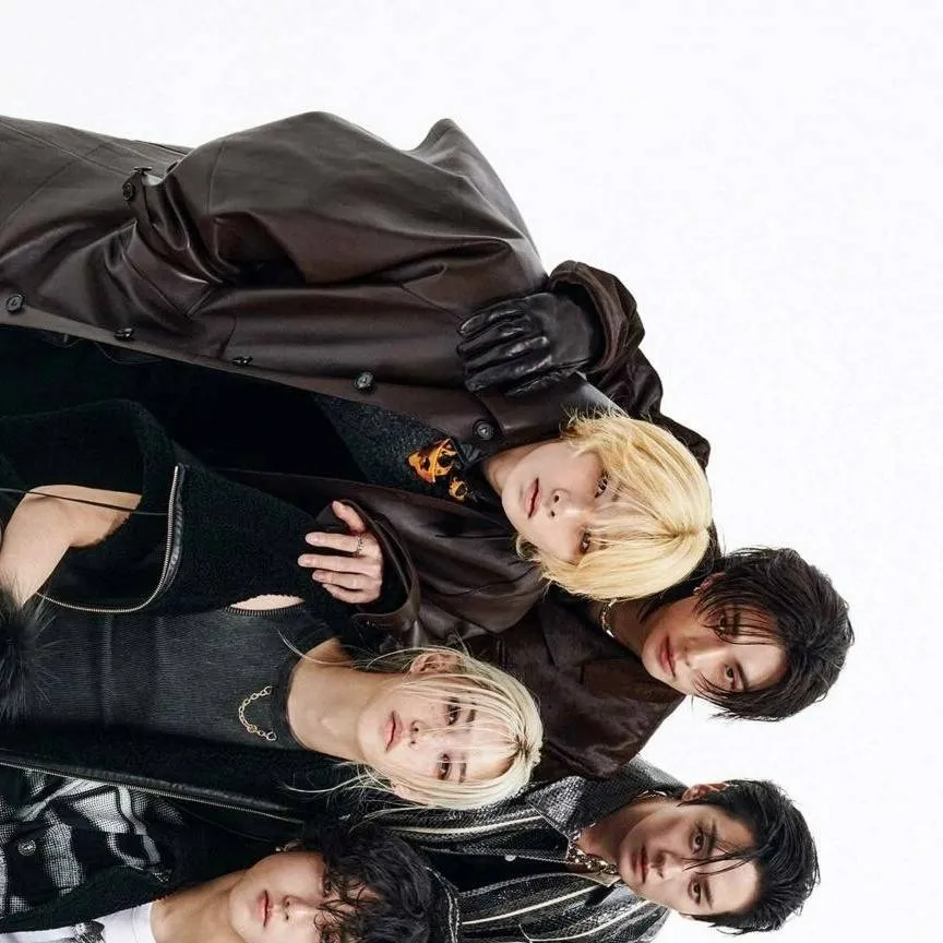chat with ai character: Stray Kids!