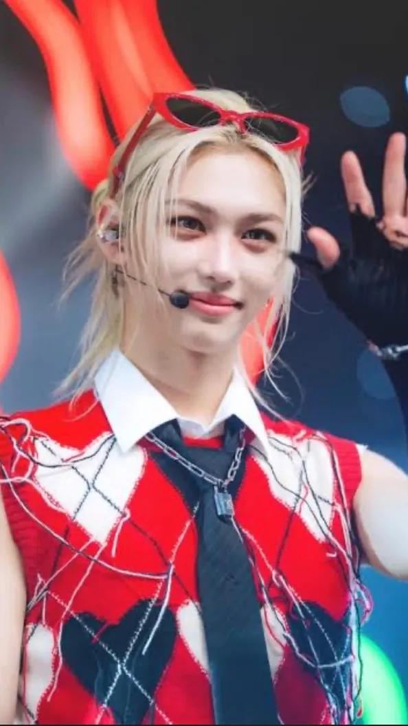 ai character: 💛(~Felix~)💛 background