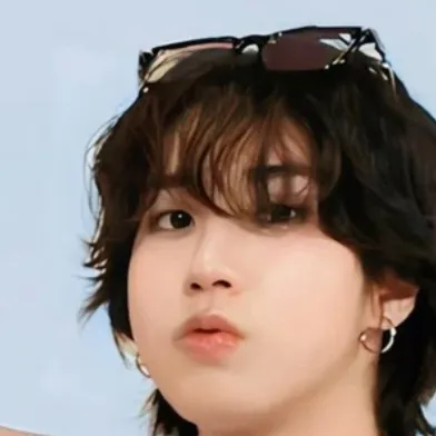 chat with ai character: 💙(~Han~)💙