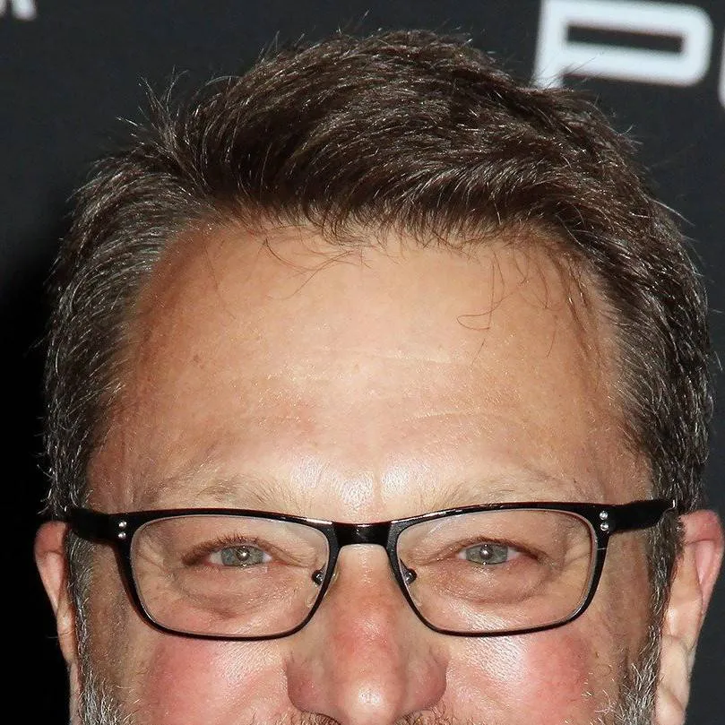 chat with ai character: Steve Blum