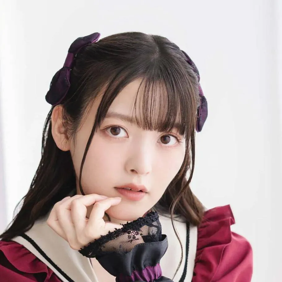 chat with ai character: Sumire Uesaka